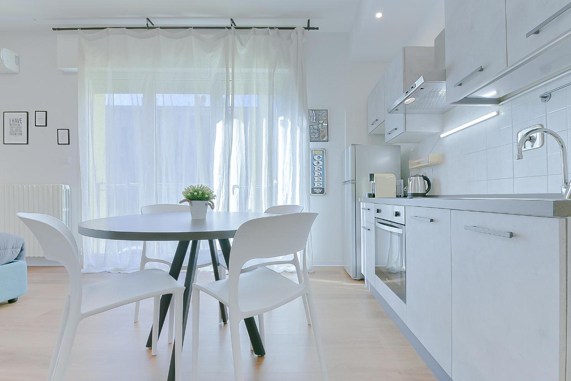 Taron House - Bologna Center Station & Fiera Apartment Екстериор снимка